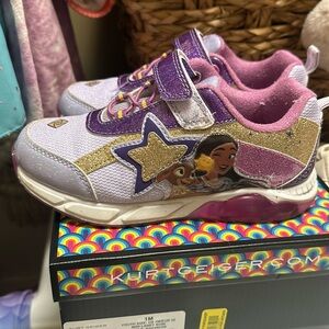 Light up wish Disney tennis shoes size 12 girls